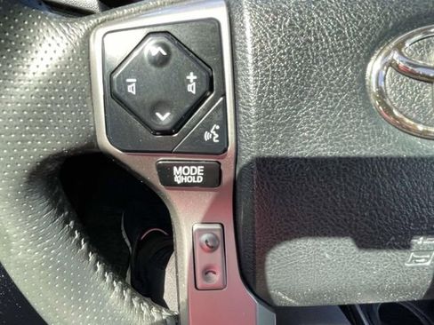 Used 2022 Toyota 4Runner Limited AWD/4WD image 25
