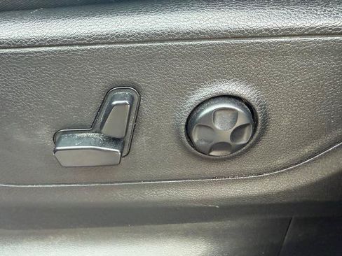 Used 2020 RAM 1500 Big Horn AWD/4WD image 10