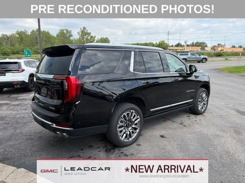 Used 2025 GMC Yukon Denali w/ Sun & Power Step Package AWD/4WD image 5