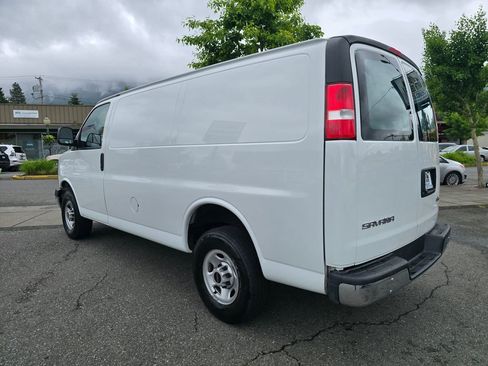 Used 2024 GMC Savana 2500 w/ Driver Convenience Package RWD image 7