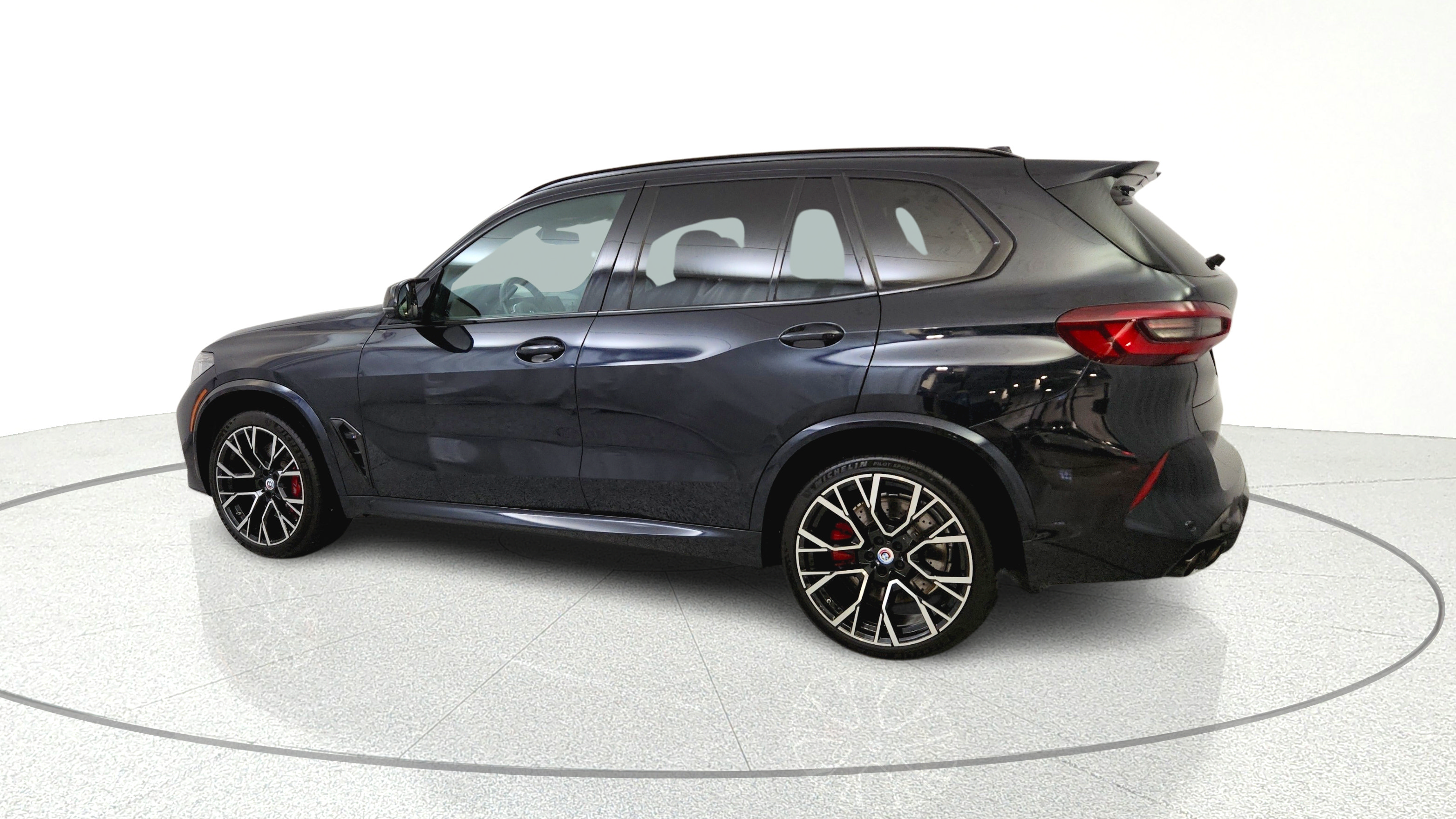 Used 2022 BMW X5 M w/ Competition Package 2 AWD/4WD image 3