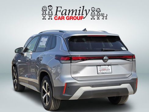 New 2026 Volkswagen Tiguan SE FWD image 3