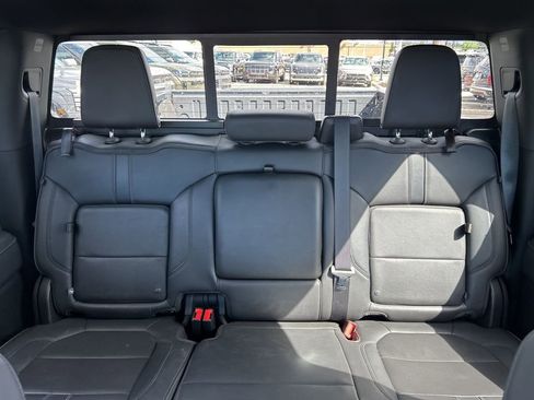 Used 2020 Chevrolet Silverado 1500 High Country w/ Technology Package AWD/4WD image 27