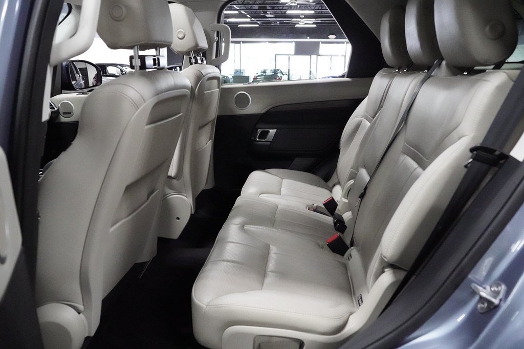 Used 2018 Land Rover Discovery HSE AWD/4WD image 23