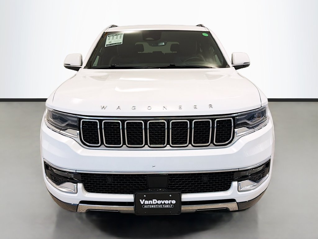 Used 2022 Jeep Wagoneer Series III AWD/4WD image 2