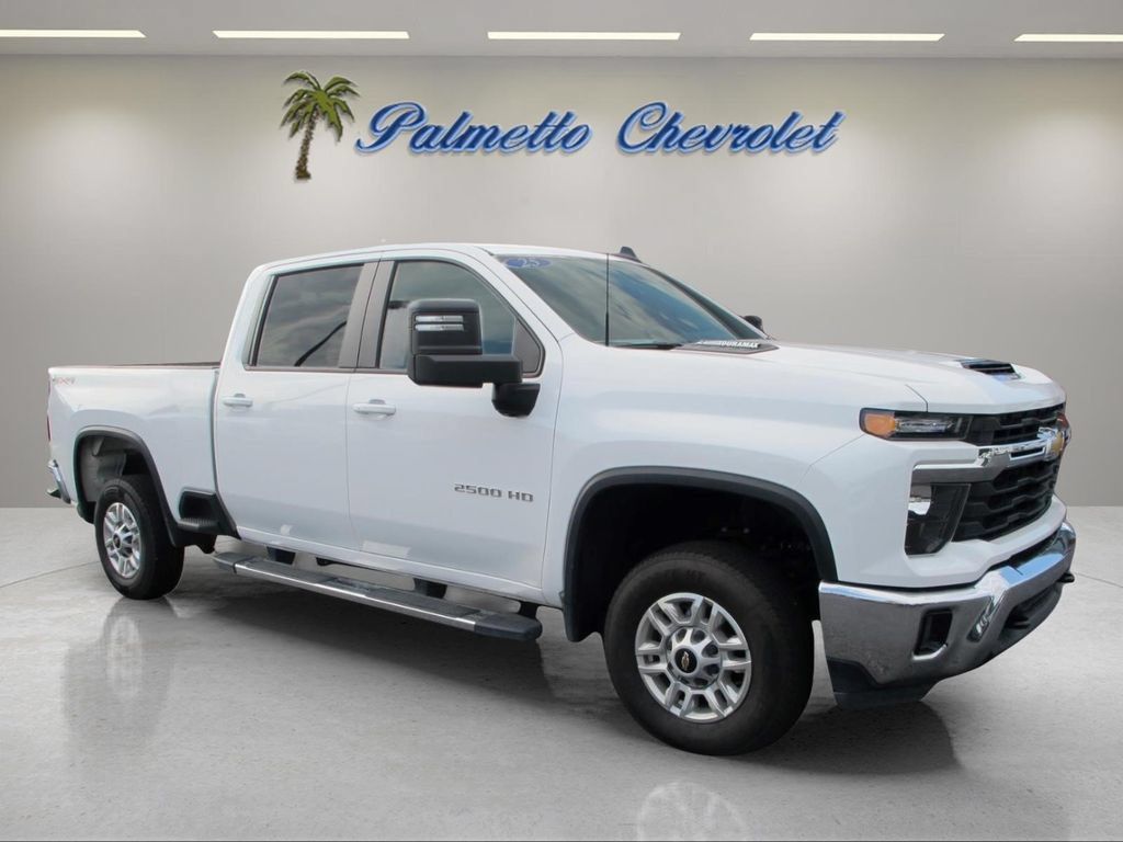 Used 2025 Chevrolet Silverado 2500 LT w/ Convenience Package AWD/4WD image 1
