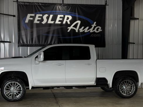 Used 2021 Chevrolet Silverado 2500 LT w/ All Star Edition AWD/4WD image 2