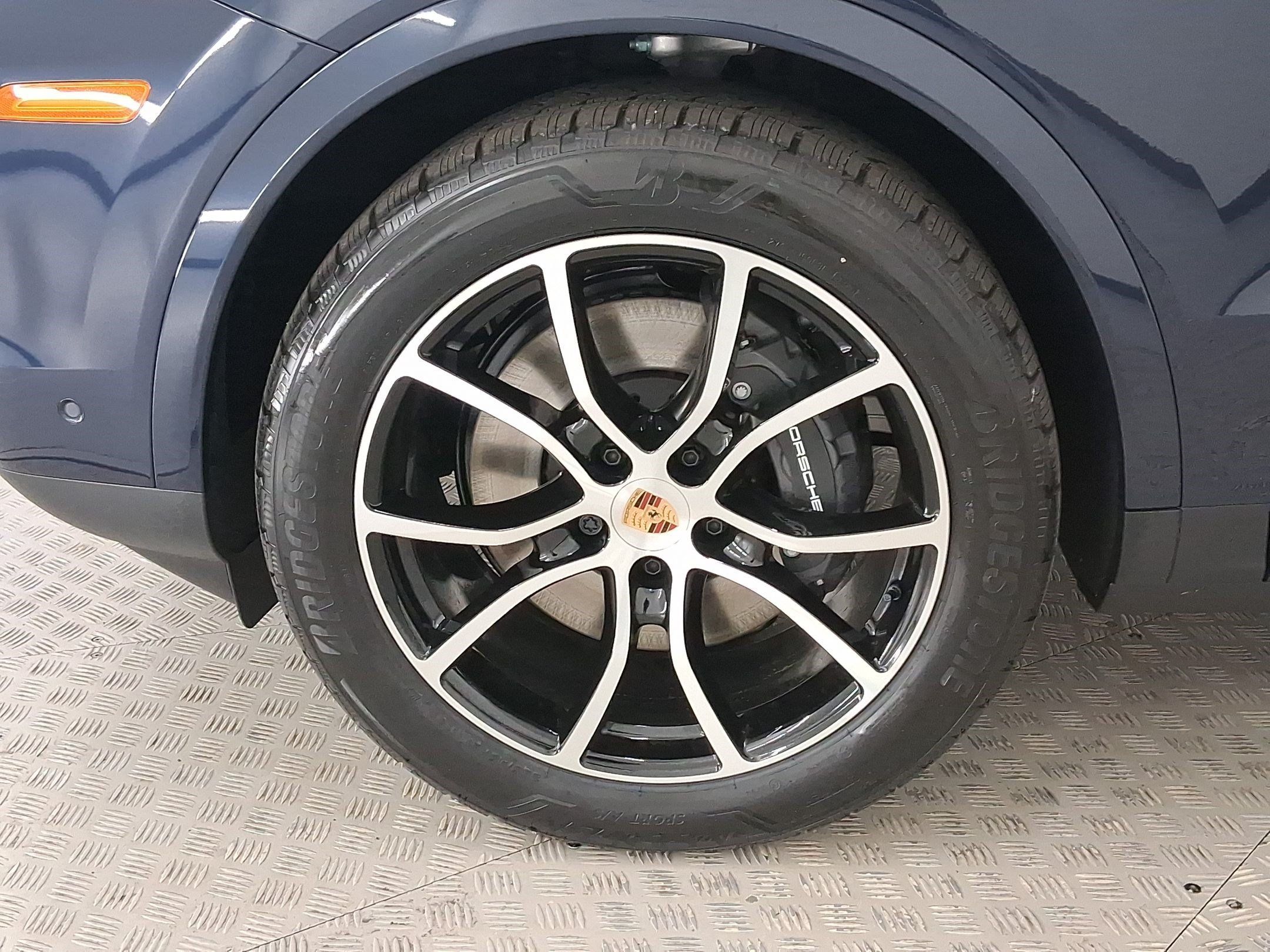 Used 2026 Porsche Cayenne AWD/4WD image 10