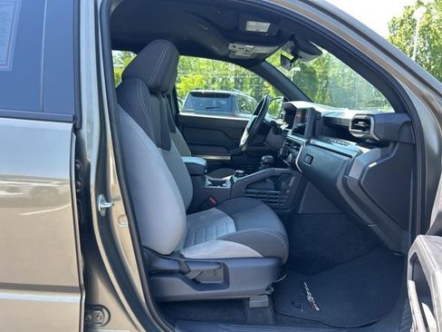 Used 2024 Toyota Tacoma TRD Off-Road AWD/4WD image 18