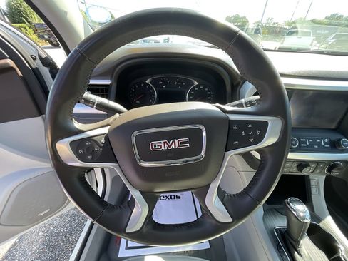 Used 2019 GMC Acadia SLT w/ LPO, Floor Liner Package FWD image 11