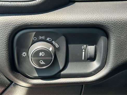 Used 2024 RAM 2500 Big Horn w/ Bed Utility Group image 18