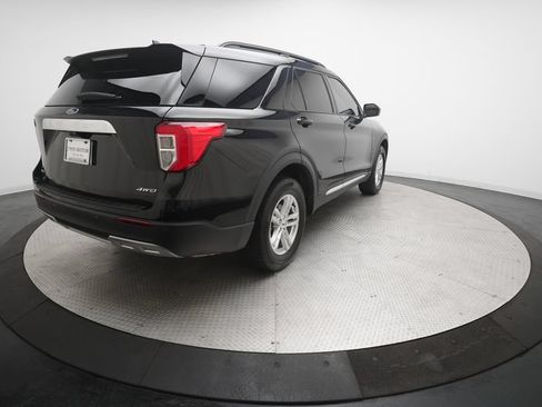 Used 2024 Ford Explorer XLT w/ Equipment Group 202A AWD/4WD image 36