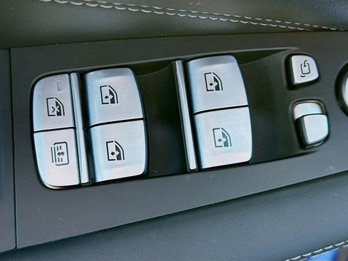 Used 2025 BMW X7 M60i image 25