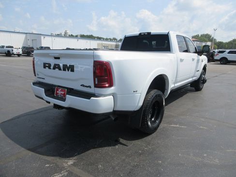 Used 2025 RAM 3500 Limited AWD/4WD image 6