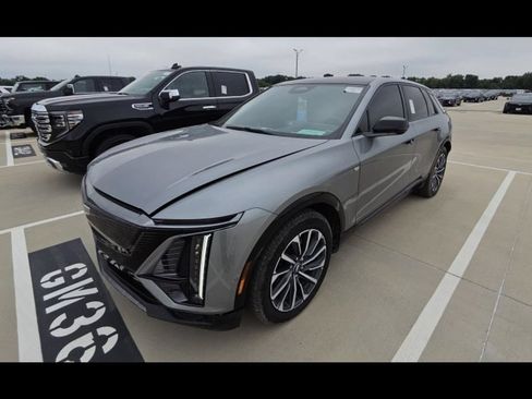 Used 2024 Cadillac Lyriq Sport RWD image 3