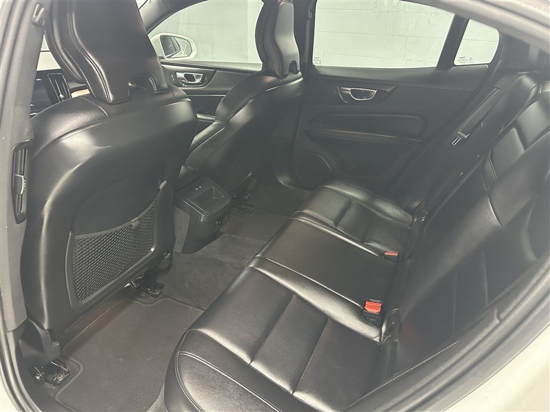 Used 2019 Volvo S60 T6 Momentum w/ Premium Package AWD/4WD image 3