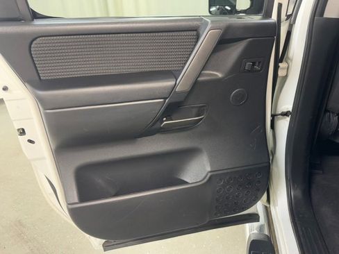 Used 2013 Nissan Titan SV image 29