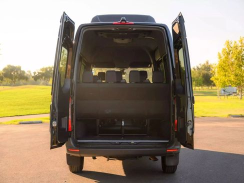 Used 2019 Mercedes-Benz Sprinter 2500 image 23