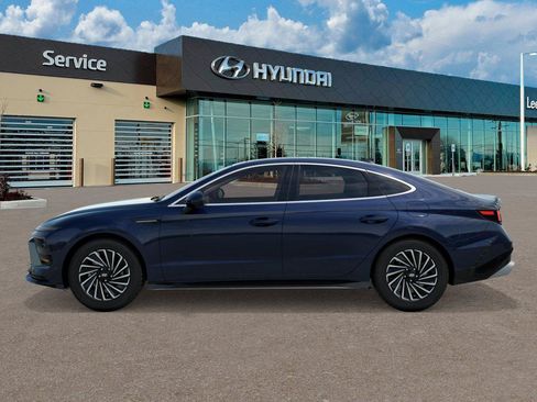 New 2026 Hyundai Sonata Limited FWD image 3