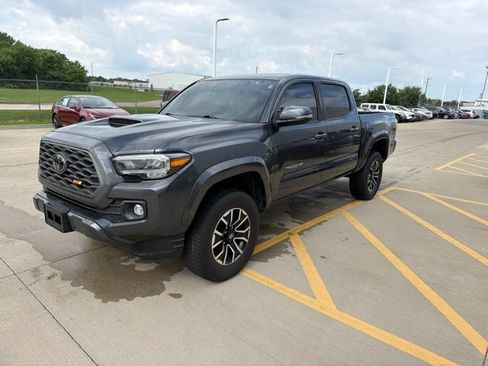 Used 2023 Toyota Tacoma TRD Sport RWD image 3