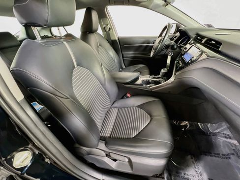 Used 2019 Toyota Camry SE FWD image 25