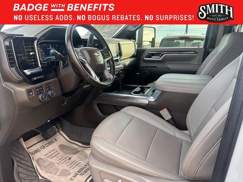 Used 2024 Chevrolet Silverado 2500 LTZ w/ LTZ Convenience Package AWD/4WD image 10