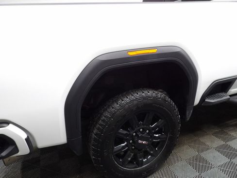 Used 2025 GMC Sierra 2500 AT4 w/ Technology Package AWD/4WD image 41