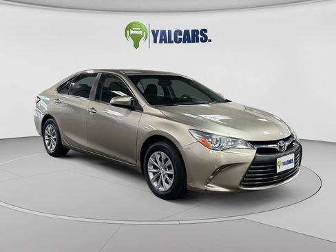 Used 2017 Toyota Camry LE FWD image 7