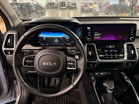 Certified 2023 Kia Sorento SX Prestige image 13