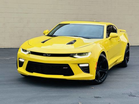 Used 2017 Chevrolet Camaro SS image 3