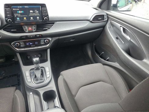 Used 2018 Hyundai Elantra GT w/ Style Package 02 FWD image 11