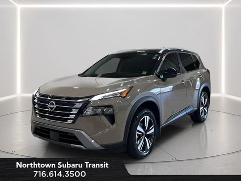 Used 2025 Nissan Rogue SL AWD/4WD image 1