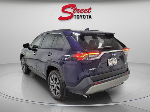 Certified 2022 Toyota RAV4 Limited AWD/4WD image 2