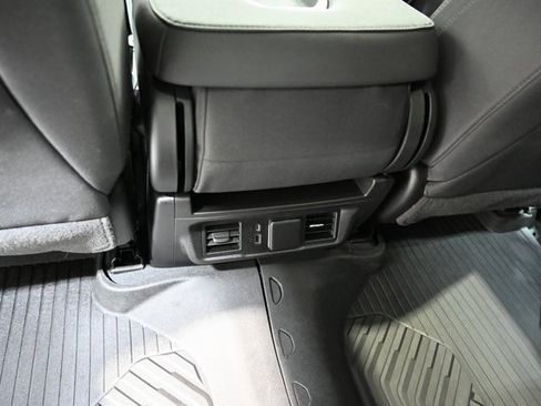 Used 2023 Chevrolet Silverado 1500 LT image 24