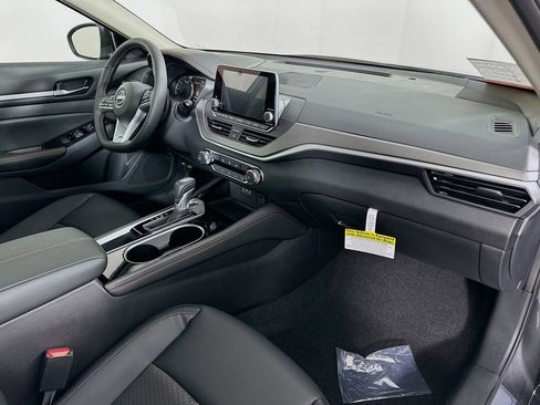New 2025 Nissan Altima 2.5 SR image 33