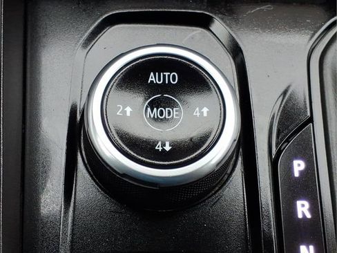 Used 2023 Chevrolet Colorado Z71 w/ Z71 Convenience Package 2 image 19