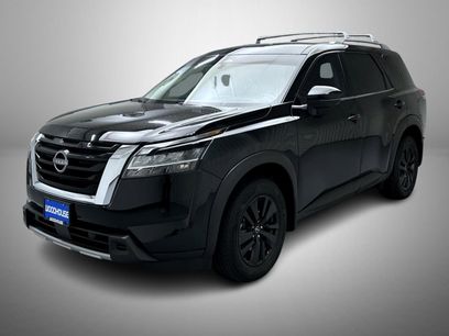 Used 2024 Nissan Pathfinder SL