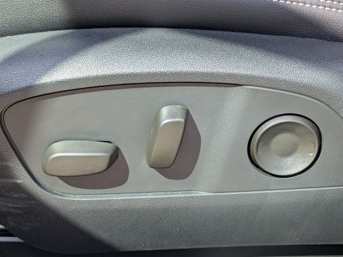 New 2025 Chevrolet Blazer EV LT image 10