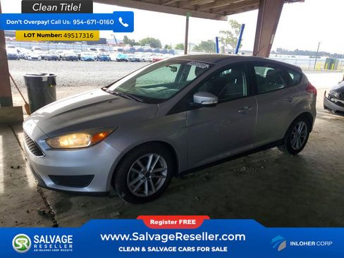 Used 2017 Ford Focus SE FWD image 1