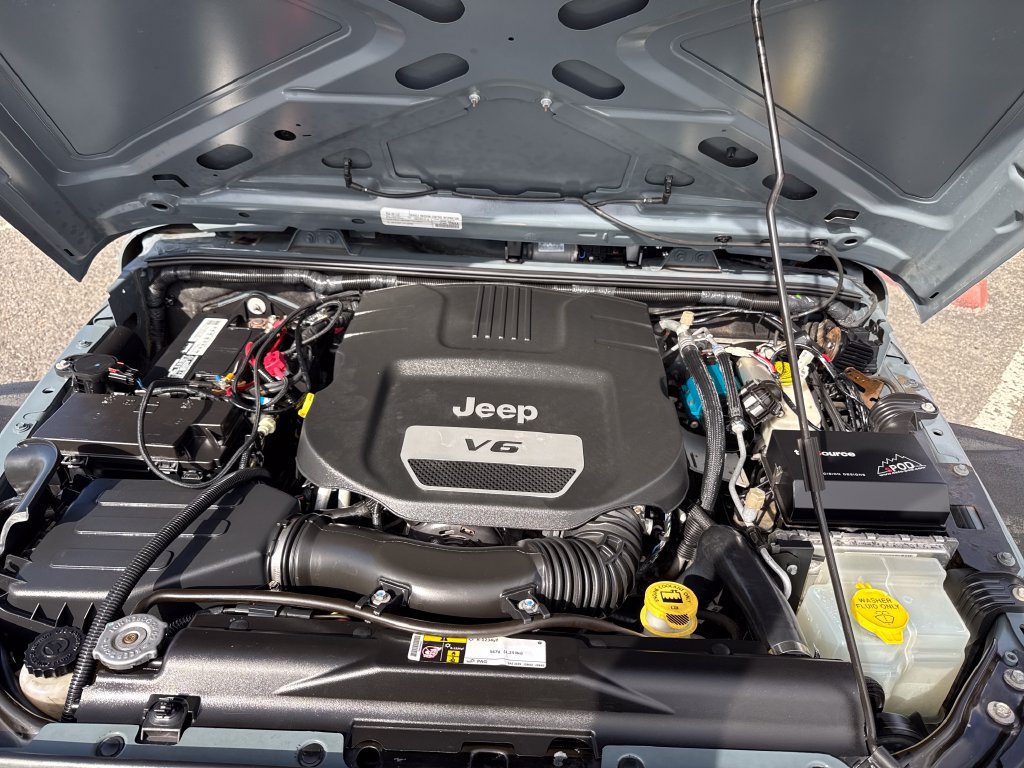 Used 2015 Jeep Wrangler Unlimited Sport w/ Quick Order Package 23S AWD/4WD image 44