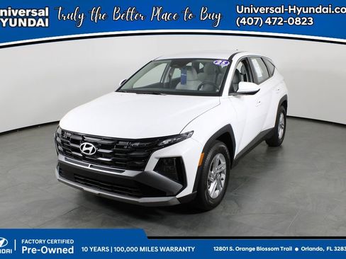 Certified 2025 Hyundai Tucson SE image 1