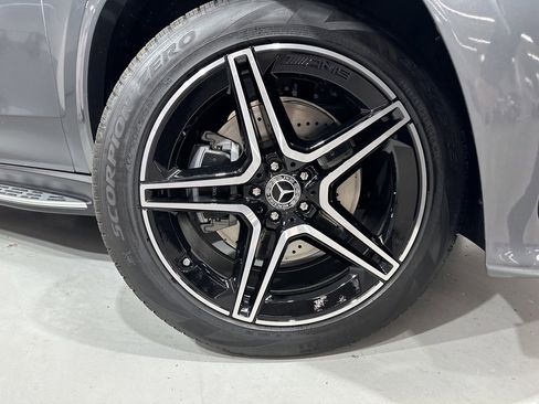 New 2026 Mercedes-Benz GLS 450 4MATIC image 9