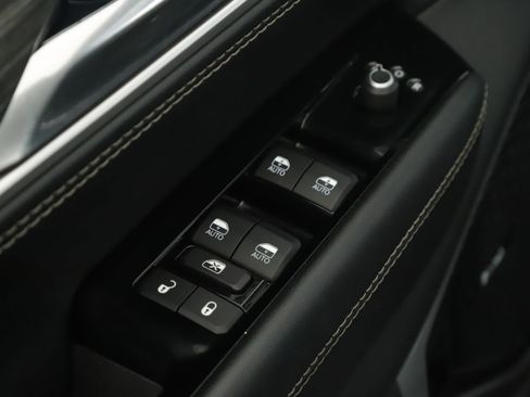 Used 2022 Jeep Wagoneer Series III w/ Premium Group I AWD/4WD image 9