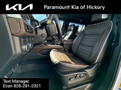 Used 2025 GMC Yukon XL Denali Ultimate image 4