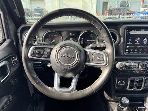 Used 2023 Jeep Wrangler Unlimited Sahara w/ Cold Weather Group AWD/4WD image 18