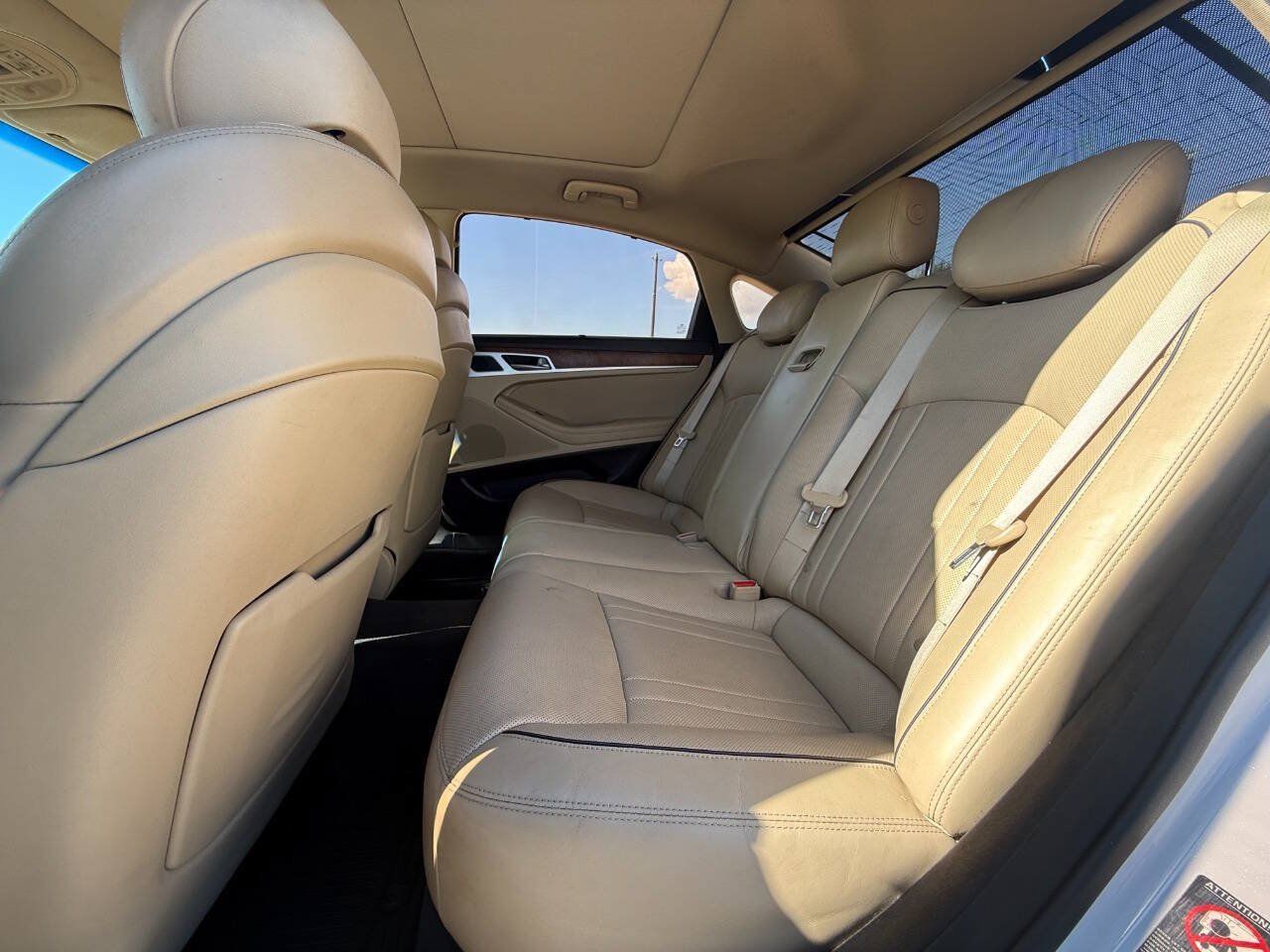 Used 2015 Hyundai Genesis 5.0 RWD image 8