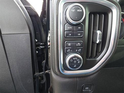 Used 2022 GMC Sierra 2500 SLT w/ SLT Convenience Package image 21