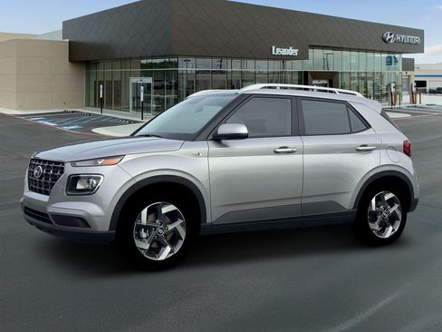 New 2026 Hyundai Venue SEL FWD image 2