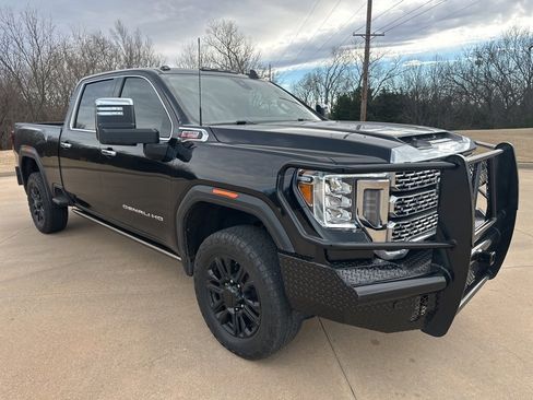 Used 2022 GMC Sierra 3500 Denali w/ Denali Black Diamond Edition image 6