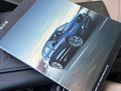 Used 2019 Jaguar F-PACE Prestige image 25